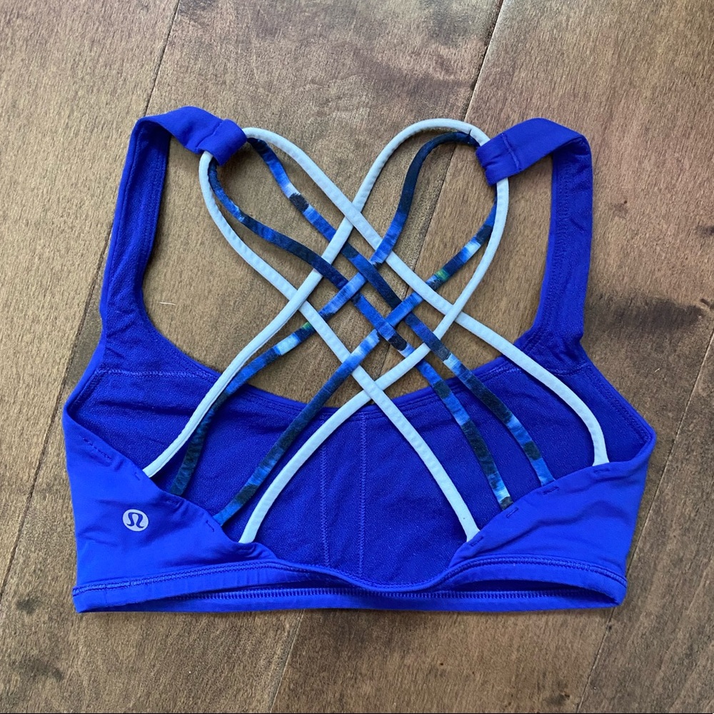 Lululemon Athletica Criss Cross Strappy Sports Bra